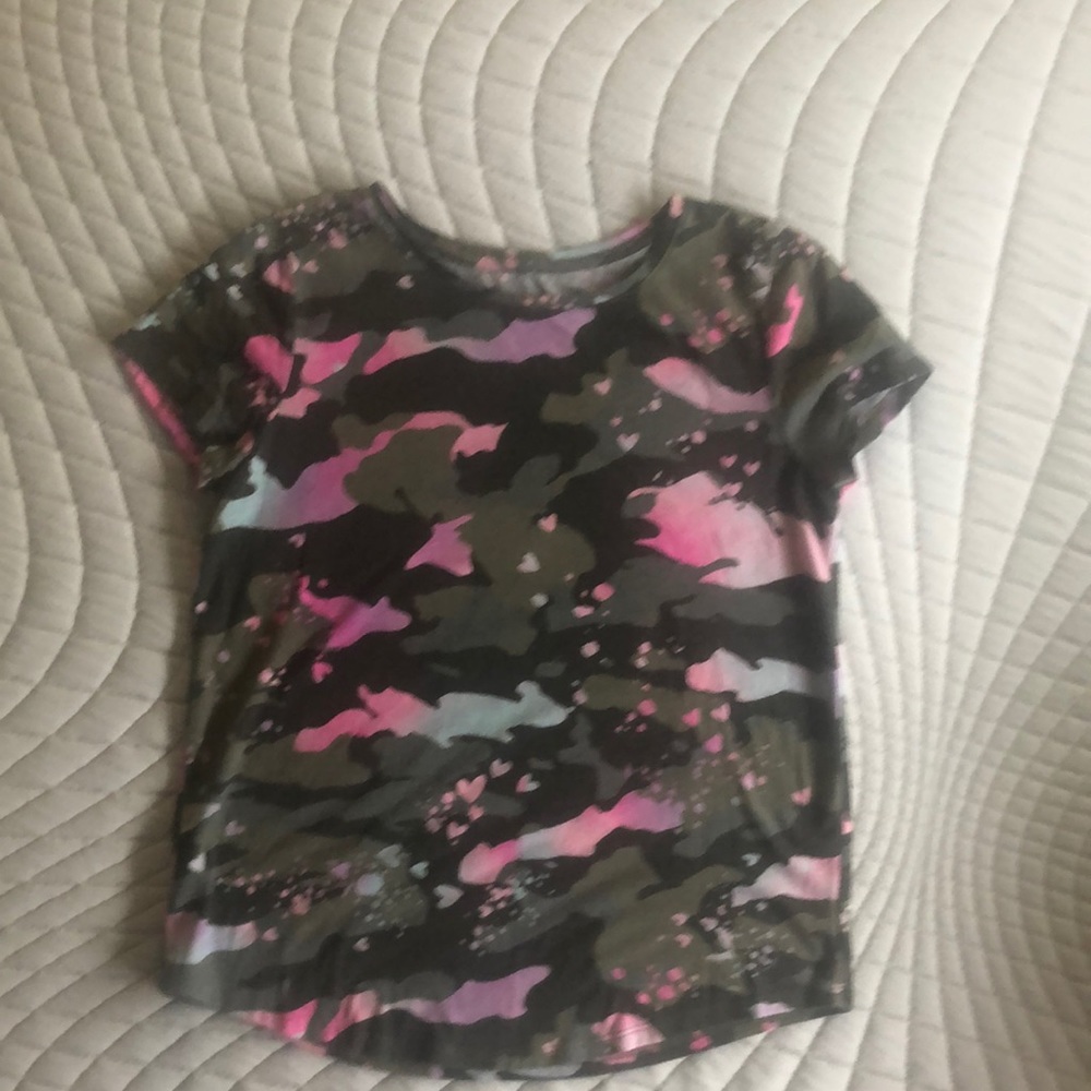 Cute girls t-shirt, never worn perfect condition